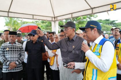Menteri PU Dody Hanggodo saat kunjungan kerjanya ke Sulawesi Tenggara pada Minggu (13/7/2025).