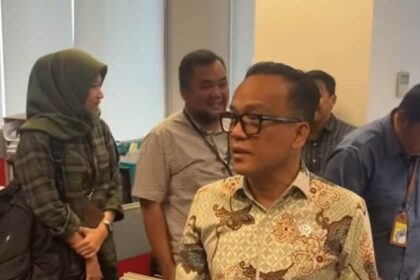 Wamenaker Immanuel Ebenezer saat sidak beberapa waktu lalu ke kantor Duta Palma di Jakarta. Foto: Instagram @immanuelebenezer