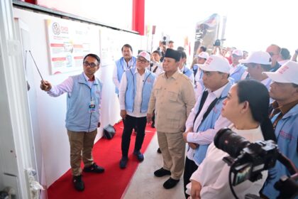 Presiden RI Prabowo Subianto beserta jajaran Menteri saat Peresmian Program Koperasi Desa/Kelurahan Merah Putih (KDMP) di Desa Bentangan, Klaten, Jawa Tengah, pada Senin (21/7). Sumber Foto: Rusman Jony/Biropers Istana