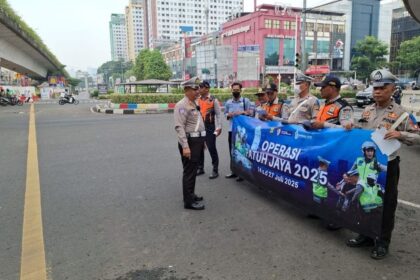 Kegiatan sosialiasi pelaksanaan Operasi Patuh Jaya 2025 di Kawasan Matraman Jaktim. Foto: TMC Polda Metro Jaya