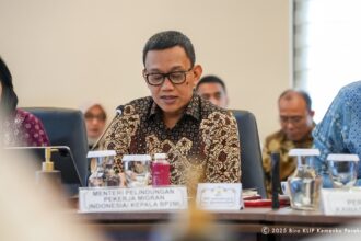 Menteri Pelindungan Pekerja Migran Indonesia (P2MI) Abdul Kadir Karding dalam rapat bersama Menteri Koordinator (Menko) Bidang Perekonomian Airlangga Hartarto di kantor Kemenko Perekonomian, Jakarta, Kamis (3/7/2025). Foto: Ist