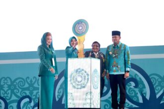 Wakil Menteri Dalam Negeri (Wamendagri) Ribka Haluk secara resmi membuka Rapat Kerja Nasional (Rakernas) X Tim Penggerak Pemberdayaan dan Kesejahteraan Keluarga (TP PKK) Tahun 2025 di Plenary Hall Sempaja, Kota Samarinda, Kalimantan Timur (Kaltim), Selasa (8/7/2025).