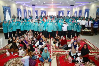 Ketua Umum (Ketum) Tim Penggerak Pemberdayaan dan Kesejahteraan Keluarga (TP PKK) Tri Tito Karnavian mengingatkan para orang tua akan pentingnya vaksinasi bagi anak. Pihaknya berkomitmen mendukung penurunan angka zero dose atau anak yang belum pernah menerima vaksin sama sekali.