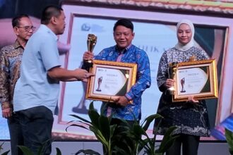 Direktur Utama Perumda Tirta Patriot Kota Bekasi, Ali Imam Faryadi, dinobatkan sebagai Pemimpin Visioner 2025 dalam sub bidang Air Bersih oleh Forum Pimred Multimedia Indonesia.