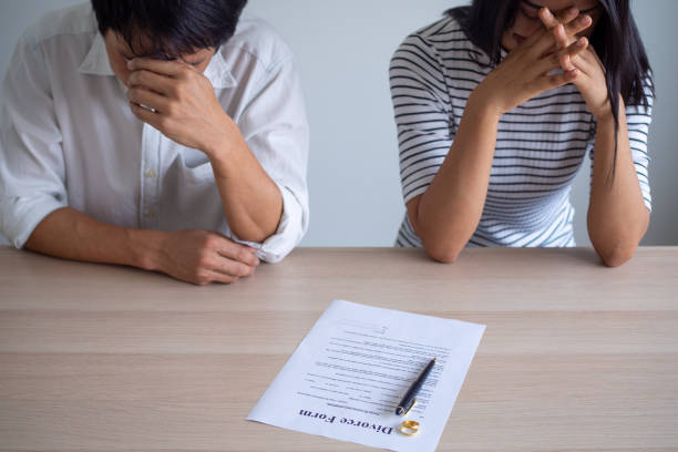 Ilustrasi, Dalam enam bulan pertama 2025, Dinas Pendidikan Kabupaten Blitar mencatat 20 permohonan izin cerai dari guru berstatus Pegawai Pemerintah dengan Perjanjian Kerja (PPPK). Foto: Istock @Nuttawan Jayawan