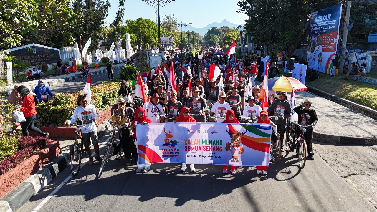 Sekitar 20.000 penggiat olahraga masyarakat mengikuti Festival Olahraga Masyarakat Nasional (FORNAS) VIII Tahun 2025 di Nusa Tenggara Barat (NTB).