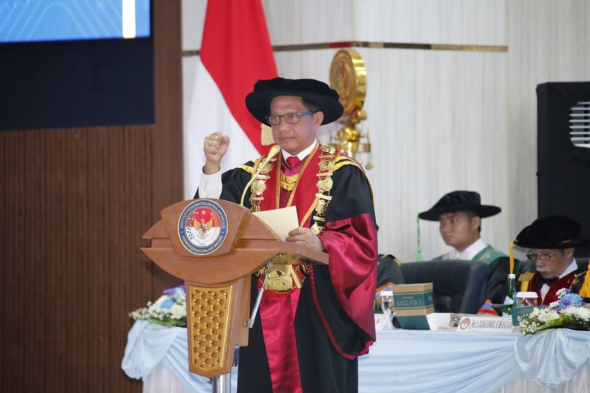 Menteri Dalam Negeri (Mendagri) Muhammad Tito Karnavian mewisuda 1.305 mahasiswa Institut Pemerintahan Dalam Negeri (IPDN).