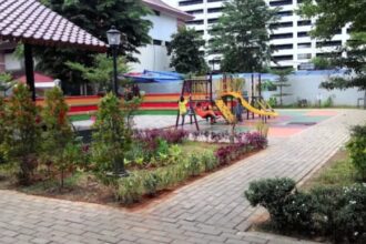 Suasana anak-anak riang gembira bermain di area Ruang Publik Terpadu Ramah Anak (RPTRA) Citra Permata, Rawa Bunga, Jatinegara, Jakarta Timur (Jaktim). Foto: RPTRA Citra Permata