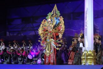 Pembukaan Festival Olahraga Masyarakat Nasional (FORNAS) VIII 2025 yang berlangsung di Halaman Kantor Gubernur Nusa Tenggara Barat, Sabtu (26/7/2025) malam sukses.