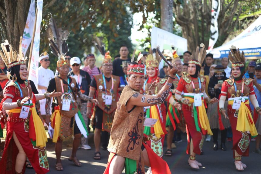 Provinsi Nusa Tenggara Barat (NTB) resmi menjadi tuan rumah Festival Olahraga Masyarakat Nasional (FORNAS) VIII Tahun 2025, sebuah ajang olahraga rekreasi dua tahunan yang diselenggarakan oleh Komite Olahraga Masyarakat Indonesia (KORMI).