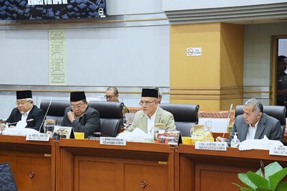 Ketua Komisi VIII DPR RI Marwan Dasopang dalam rapat kerja bersama Menteri Sosial Saifullah Yusuf (Gus Ipul), di Nusantara II, Senayan, Jakarta, Senin (7/7/2025). Foto :