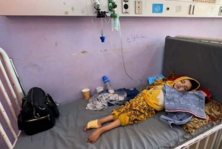 Razan Abu Zaher saat berada di rumah sakit pada 23 Juni 2025. Foto: Saudi Gazette