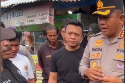 Kapolresta Tangerang Kombes Pol Andi Muhammad Indra Waspada Amirullah saat mendatangi Stasiun Tigaraksa di Desa Cikasungka, Kecamatan Solear, Kabupaten Tangerang. Foto: Humas Polresta Tangerang