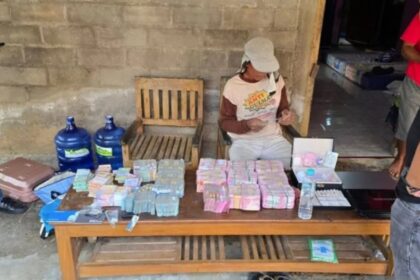 Kejati DKI menyita sejumlah barang bukti di rumah tersangka SDPS di wilayah Gunungkidul. Foto: Humas Kejati DKI Jakarta