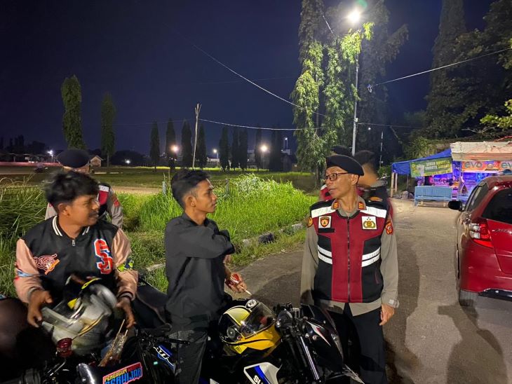 Anggota Polres Indramayu menggelar operasi besar-besaran pada Sabtu malam.