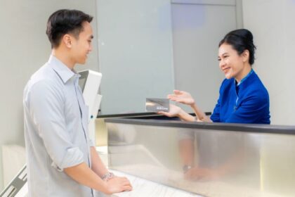 Ilustrasi nasabah saat mendapatkan pelayanan dari BRI. Foto: Dok BRI