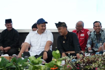 Menpora Dhito Aritedjo saat menghadiri pelantikan Pengurus IPSI Sumbar periode 2025–2029 di Auditorium Gubernuran. Foto: Kemenpora