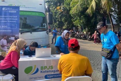 Kantor Cabang BPJS Ketenagakerjaan Jakarta Mangga Dua menghadirkan layanan mobil keliling di Taman Joging 1 Kelapa Gading, Jakarta Utara. Foto: Ist