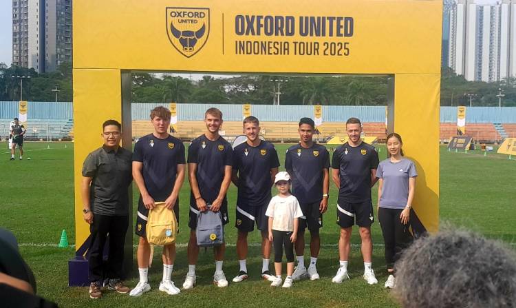 Klub milik Erick Thohir, Oxford United tunjukkan kepedulian nyata untuk Sepak Bola Indonesia Lewat Coaching Clinic dan Kegiatan Sosial