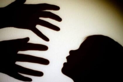 Ilustrasi - Stop aksi tindak kekerasan seksual terhadap anak. Pelaku kejahatan bisa dari orang terdekat. Foto: Freepik