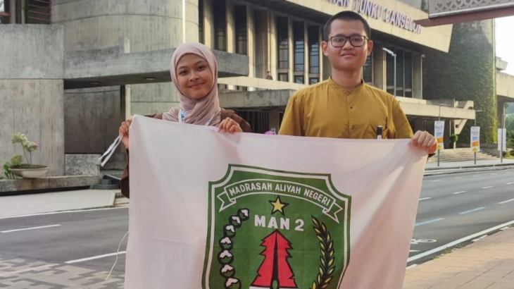 Nadine Hardina Fara (kelas XI-5) dan Sultan Danish Chrisetya Putra (kelas XI-7), siswa MAN 2 Kudus. Foto: Kemenag
