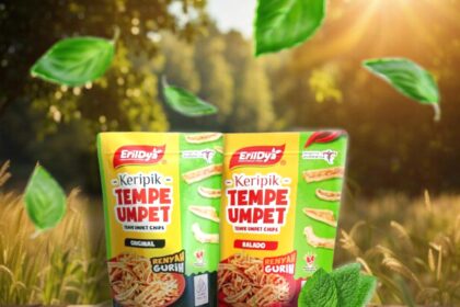 Enih, pemilik Erildya Cemilan Family menjadi salah satu bukti nyata bahwa program Rumah BUMN binaan BRI yang didorong dengan kemauan belajar, dan sedikit keberanian mencoba efektif membuatnya bisa benar-benar tumbuh dan berkembang. Foto: Dok BRI