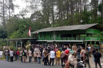 Pedagang Ciater Subang, Menolak Digusur