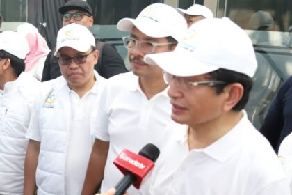 Menteri Agama Nasaruddin Umar merespon pertanyaan terkait peralihan pelayanan haji dari Kemenag, Minggu (24/8/2025). Foto: Kemenag