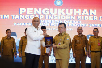 Gubernur Jambi Al Haris Terima Penghargaan Jambi Jadi Provinsi ke-6 Lengkapi Tim Tanggap Insiden Siber