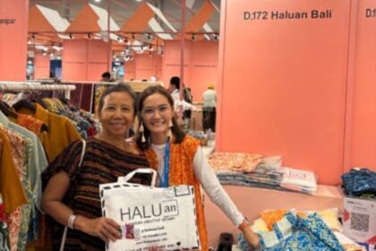 Defria Kirana, pengusaha muda Asal Bali pasarkan fashion dengan sentuhan digital lewat pameran BRI. Foto: Dok BRI