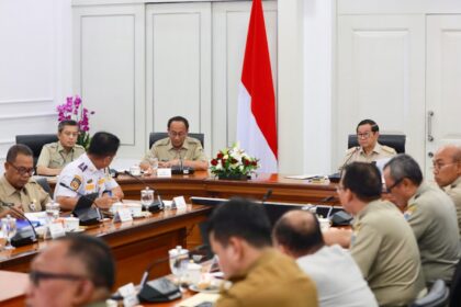 Gubernur DKI Jakarta gelar rapat terbatas bahas solusi kemacetan di Jalan TB Simatupang. Foto: Ist
