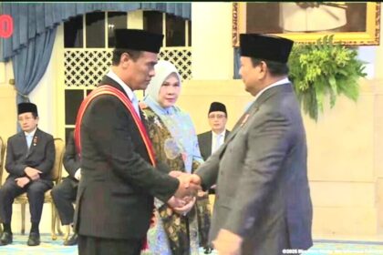 Mentan Amran terima Anugerah bintang Mahaputra Adipurna dari presiden RI Prabowo Subianto.