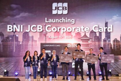 Peluncuran BNI JCB Corporate Card yang berlangsung pada ajang BNI wondrX 2025 di ICE BSD pada Jumat (15/8/2025) dihadiri oleh President & CEO JCB International Co., Ltd. Masaki Yokawa beserta jajarannya. Adapun dari pihak BNI hadir Direktur Consumer Banking Corina Leyla Karnalies, Direktur Treasury & International Banking Abu Santosa Sudrajat, dan Direktur Network & Retail Funding Rian Eriana Kaslan. Foto: Dok BNI