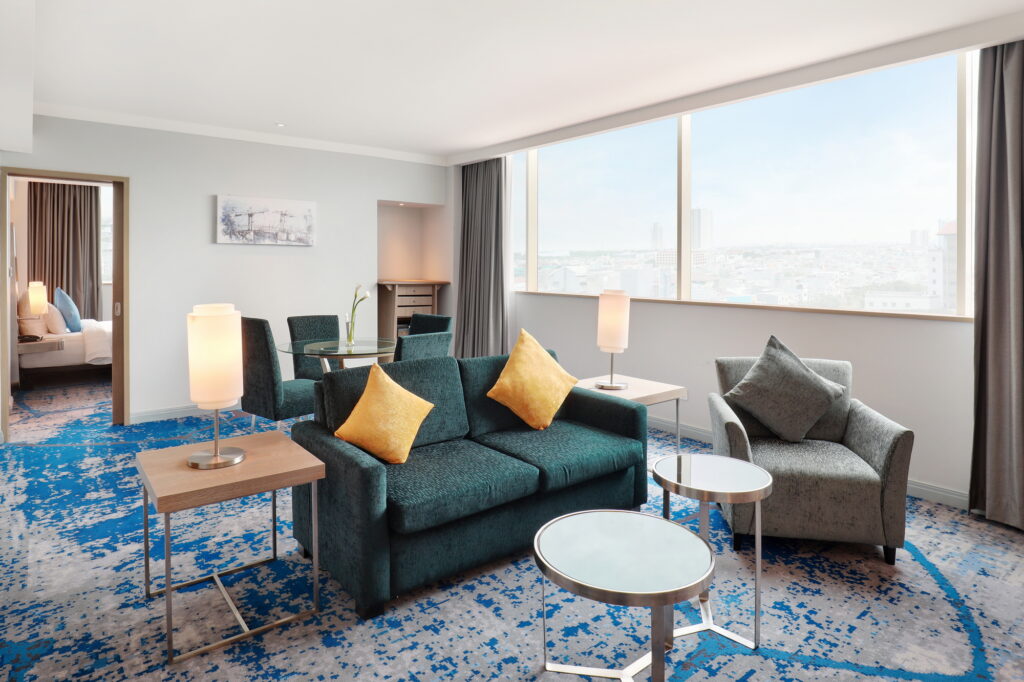Executive Suite Living Room. (dok. Novotel Jakarta Mangga Dua Square)