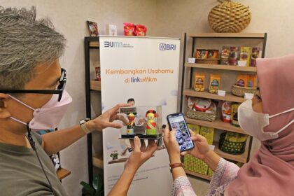 LinkUMKM dirancang sebagai jawaban atas tantangan utama pengusaha UMKM, yakni keterbatasan akses terhadap informasi, pelatihan, dan dukungan pengembangan yang sesuai dengan tahapan usaha mereka. Sejak diluncurkan, platform ini tumbuh menjadi pusat pemberdayaan digital bagi UMKM, yang kini telah dimanfaatkan oleh lebih dari 12,9 juta UMKM di seluruh Indonesia. Foto: Dok BRI