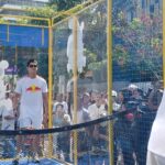 Celebrity Match - publik figur Al Ghazali bersama Omar Danie turun langsung bermain padel dalam acara kampanye terbaru Kratingdaeng: Satu Energi, Satu Semangat di lokasi car free day (CFD), kawasan Sarinah, Jalan MH Thamrin, Jakarta, Minggu (3/8/2025) pagi. Foto: Joesvicar Iqbal/ipol.id