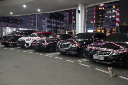 Diduga terafiliasi Riza Chalid, lima unit mobil mewah disita oleh Kejaksaan Agung. Foto: Yudha Krastawan/ipol.id