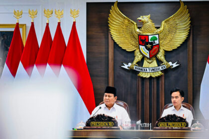 Presiden Prabowo Subianto memimpin Sidang Kabinet Paripurna ke-8 pemerintahan Kabinet Merah Putih yang digelar di Ruang Sidang Kabinet, Istana Kepresidenan Jakarta, Rabu (6/8/2025). Foto: BPMI Setpres