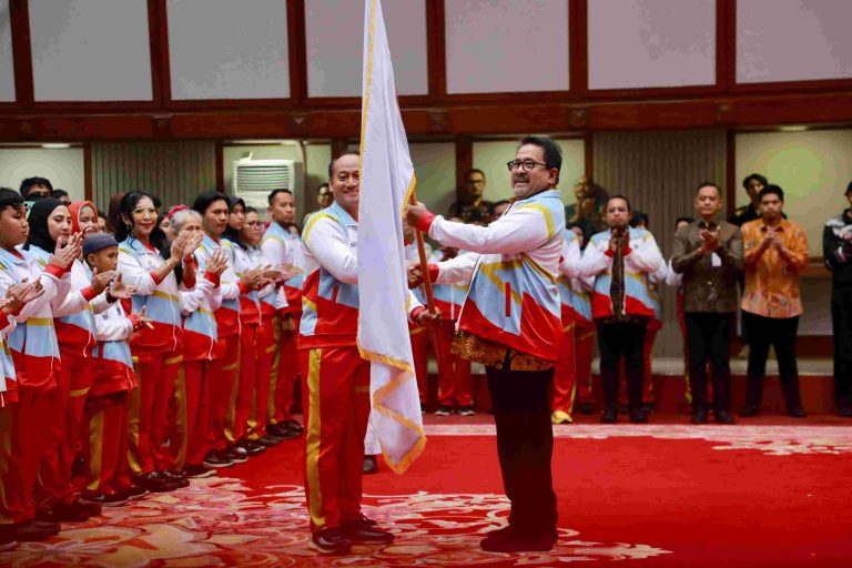 Kontingen KORMI DKI saat dilepas Wagub Rano Karno.(foto istimewa)