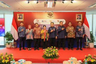 OJK bekerja sama dengan KPK menyelenggarakan Sertifikasi Ahli Pembangun Integritas (API). Foto: OJK