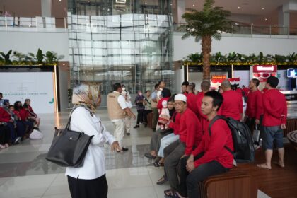 Kementerian Koordinator Bidang Politik dan Keamanan (Kemenko Polkam) melalui Desk Perlindungan Pekerja Migran Indonesia (P2MI) saat melaksanakan koordinasi proses pemulangan 264 orang Warga Negara Indonesia/Pekerja Migran Indonesia Bermasalah (WNI/PMIB) Kelompok Rentan dari Malaysia. Foto: Dok Kemenko Polkam