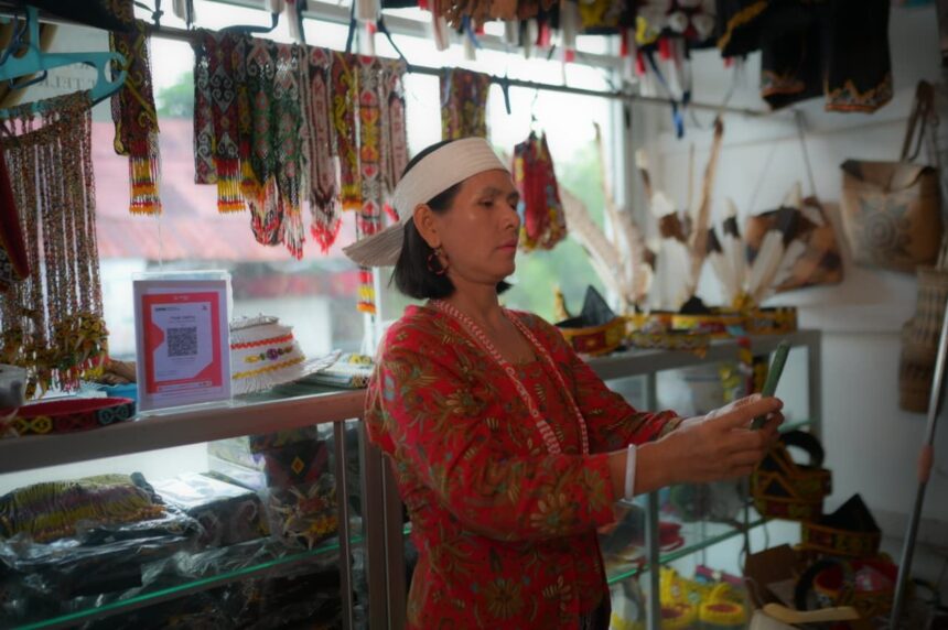 Telkom hadirkan berbagai langkah strategis, mulai dari Digi Koperasi, UMK Digital Fest, portal UMKM, hingga fasilitasi Sertifikasi Halal dan Packaging Modern. Foto: Telkom Indonesia