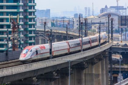 Pasca gempa, perjalanan Kereta Cepat Whoosh kembali beroperasi normal, Kamis (21/8/2025). Foto: Ist