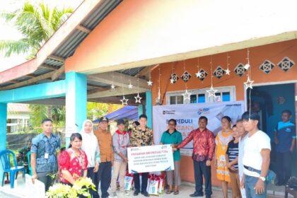 BRI melalui aktivitas Corporate Social Responsibility (CSR) BRI Peduli menyalurkan bantuan tanggap bencana bagi warga terdampak bencana khususnya di Desa Masani, Kecamatan Poso Pesisir. Foto: Dok BRI