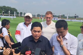 Ketua PSSI Erick Thohir dan Wamenpora Taufik Hidayat resmi membuka Turnamen sepak bola Nusantara Open 2025. Upacara pembukaan yang berlangsung di  Lapangan Garudayaksa Training Academy, Setu, Bekasi, Jabar, Senin (25/8) berlangsung meriah. Foto/ipol