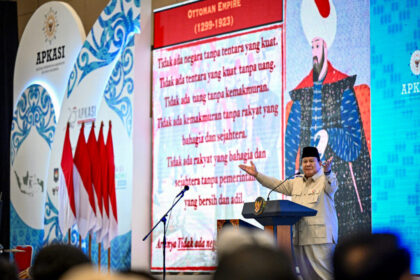 Presiden Prabowo Subianto menyampaikan sambutan pada Asosiasi Pemerintah Kabupaten Seluruh Indonesia (APKASI) Otonomi Expo Tahun 2025 di ICE BSD, Tangerang, Kamis (28/8/2025). Foto: BPMI Setpres