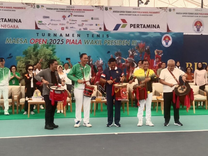 Pembukaan Turnamen Tennis Menyambut 100 Tahun POR Maesa di Anwa Racquet Club Jakarta. Foto/ipol