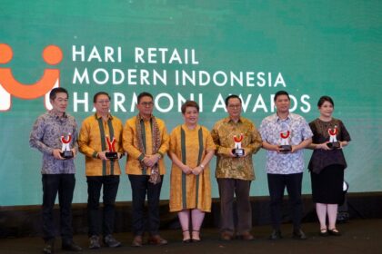 PT Electronic City Indonesia, Tbk menerima penghargaan dari HIPPINDO (Himpunan Peritel dan Penyewa Pusat Perbelanjaan Indonesia) “Indonesia Retail Summit & Expo 2025”, pada tanggal 27-28 Agustus 2025 yang bertempat di Hotel Swissotel PIK Jakarta. Foto: Istimewa