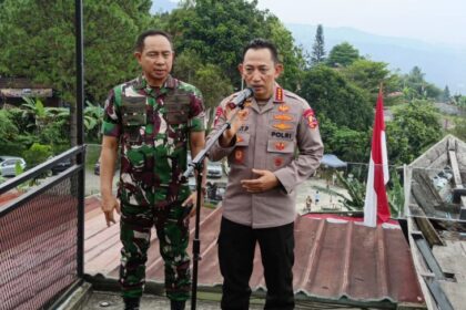 Kapolri Jenderal Pol. Listyo Sigit Prabowo bersama Panglima TNI Jenderal Agus Subiyanto. Foto: Polri
