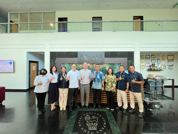 Kemenperin bersama Asosiasi Aneka Keramik Indonesia (ASAKI) melakukan peninjauan secara langsung ke fasilitas produksi PT Doulton.